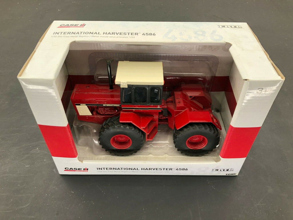 IH Farmall 4586 4wd Vintage Tractor 2+2- 1/32