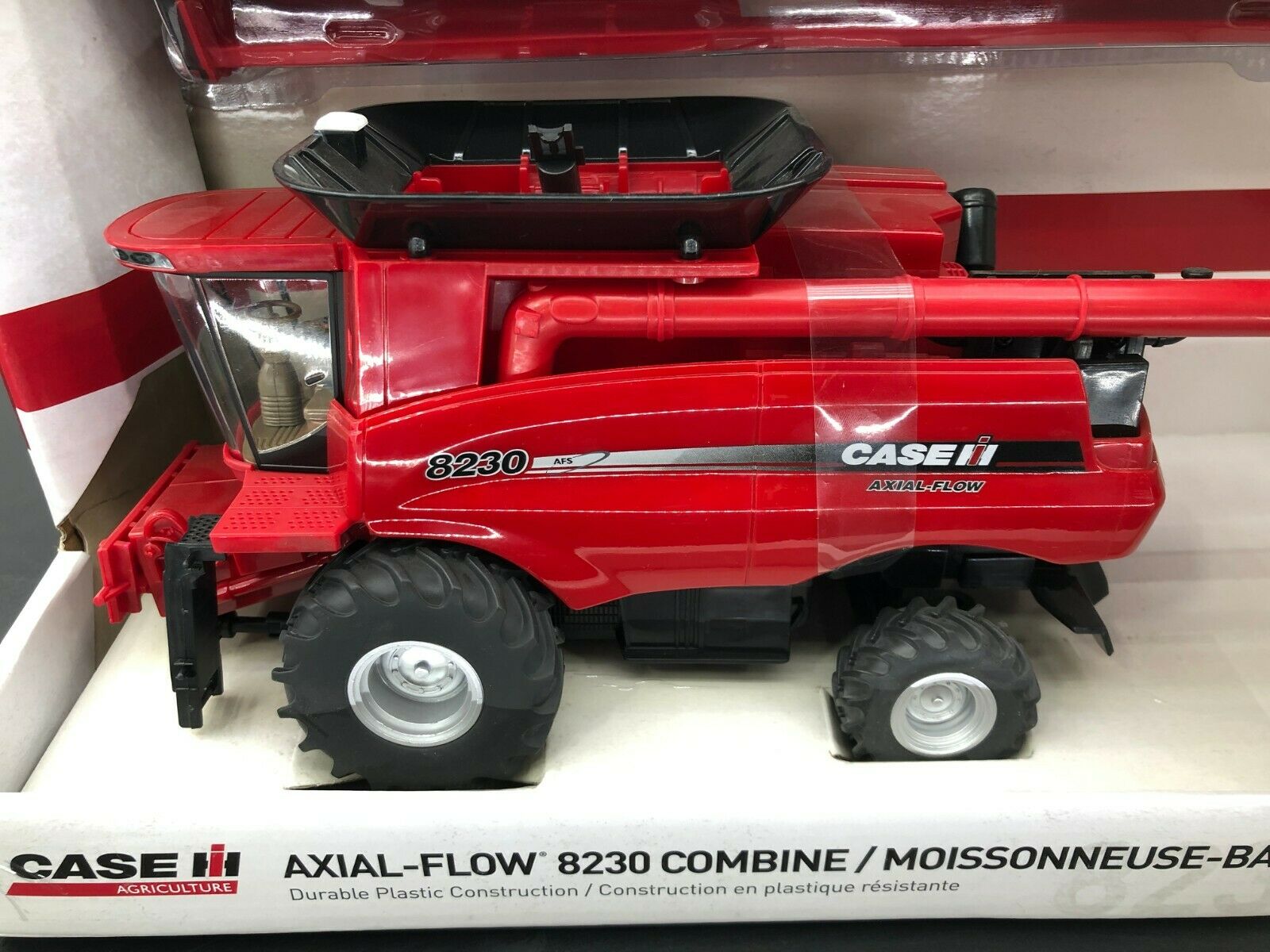 CaseIH Axial Flow 8230 Combine w/Bean Head- 1/16 – Vintage CaseIH Axial Flow 8230 Combine w/Bean Head- 1/16 – Vintage